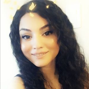 Meet your Posher, Ladan